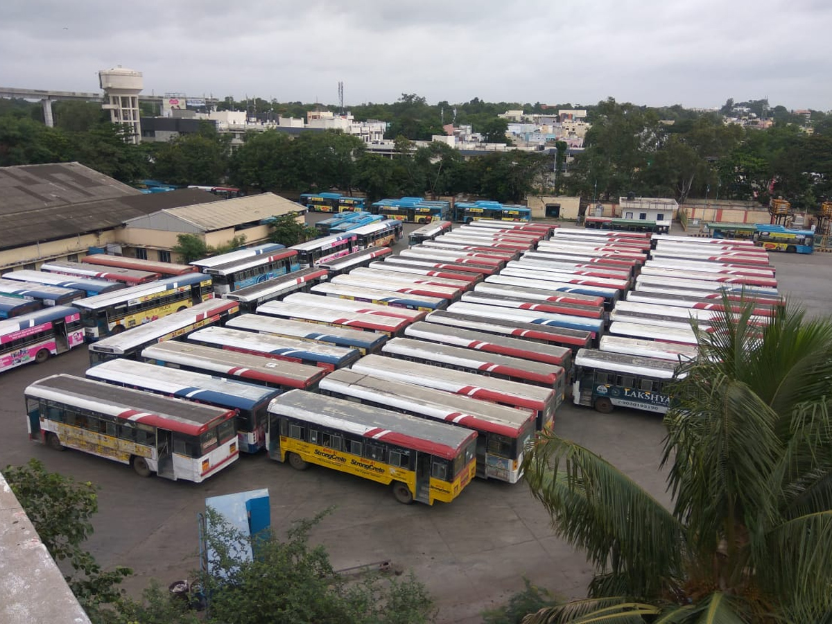 Motor Vehicles Bandh in Telugu States Photo Gallery - Sakshi5