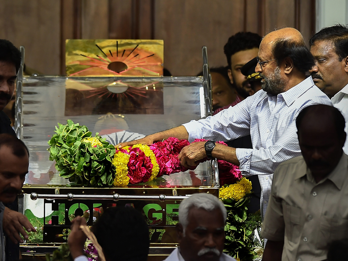 PM Modi pays tribute to Karunanidhi at Rajaji Hall Photo Gallery - Sakshi11