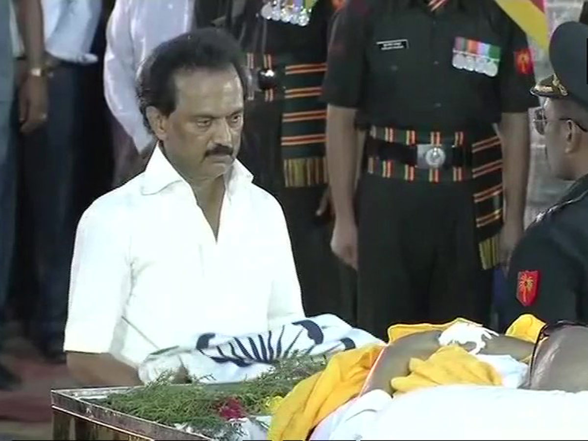 M Karunanidhi Final Rites Chennai Merina Beach Photo Gallery - Sakshi5