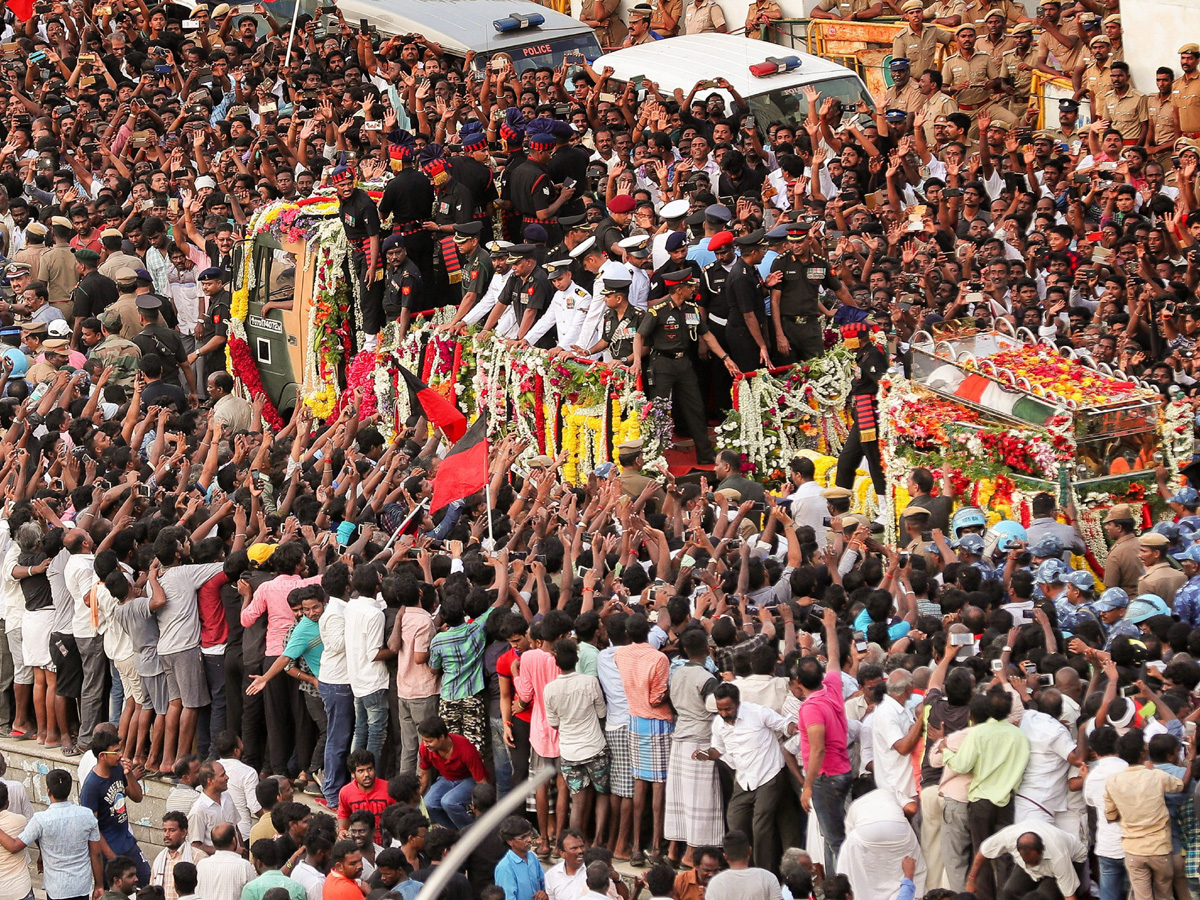 M Karunanidhi Final Rites Chennai Merina Beach Photo Gallery - Sakshi20