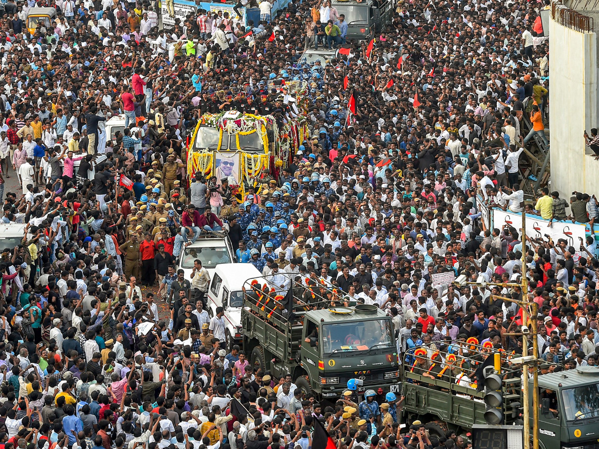 M Karunanidhi Final Rites Chennai Merina Beach Photo Gallery - Sakshi33