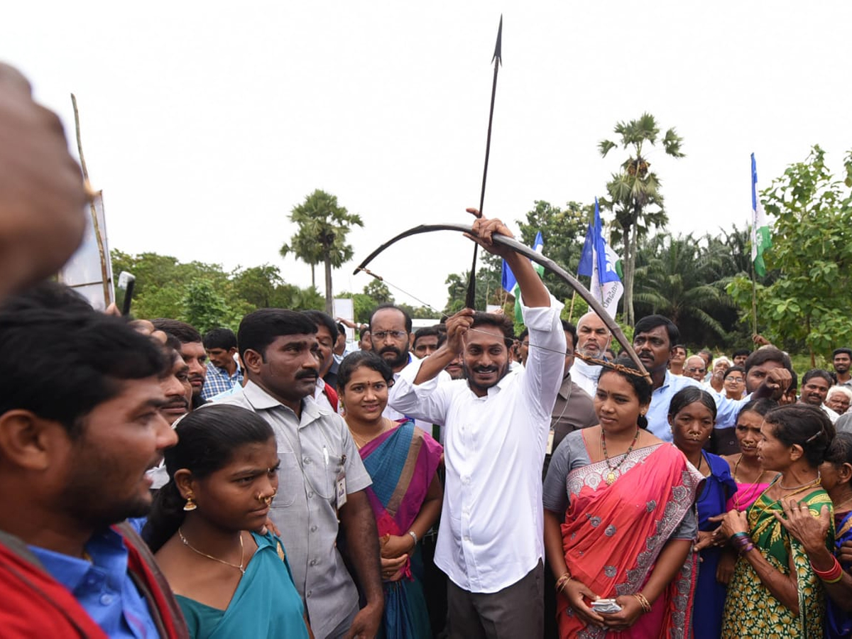 YS Jagan PrajaSankalpaYatra Day 233 Photo Gallery - Sakshi1