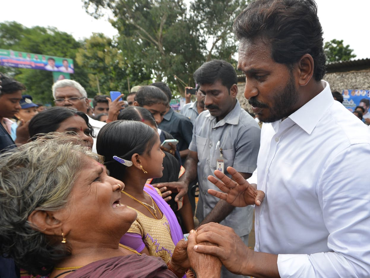 YS Jagan PrajaSankalpaYatra Day 233 Photo Gallery - Sakshi10