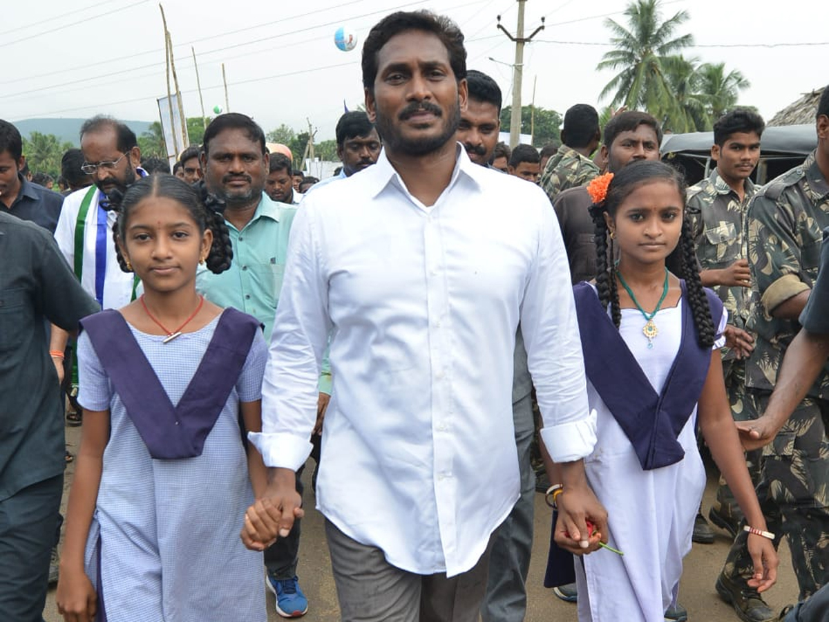 YS Jagan PrajaSankalpaYatra Day 233 Photo Gallery - Sakshi15