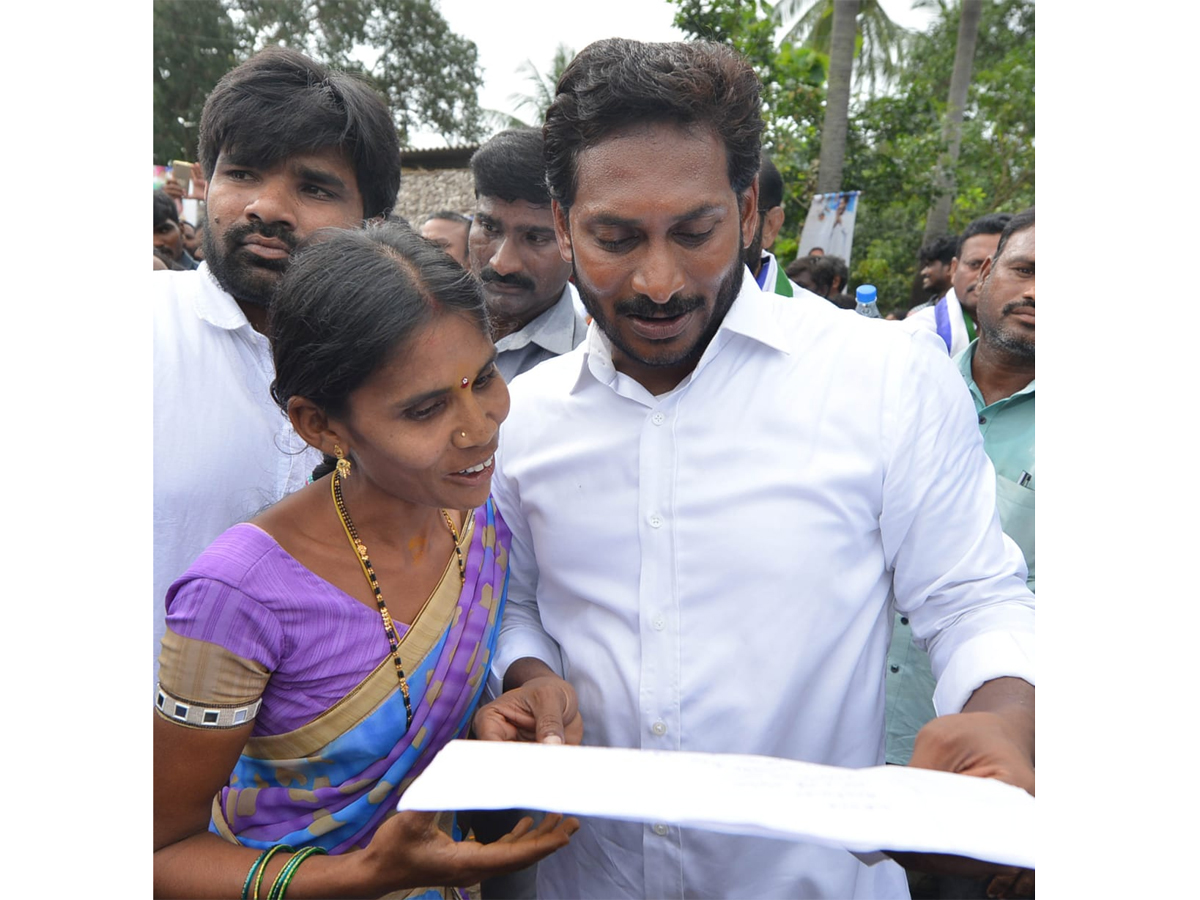 YS Jagan PrajaSankalpaYatra Day 233 Photo Gallery - Sakshi9