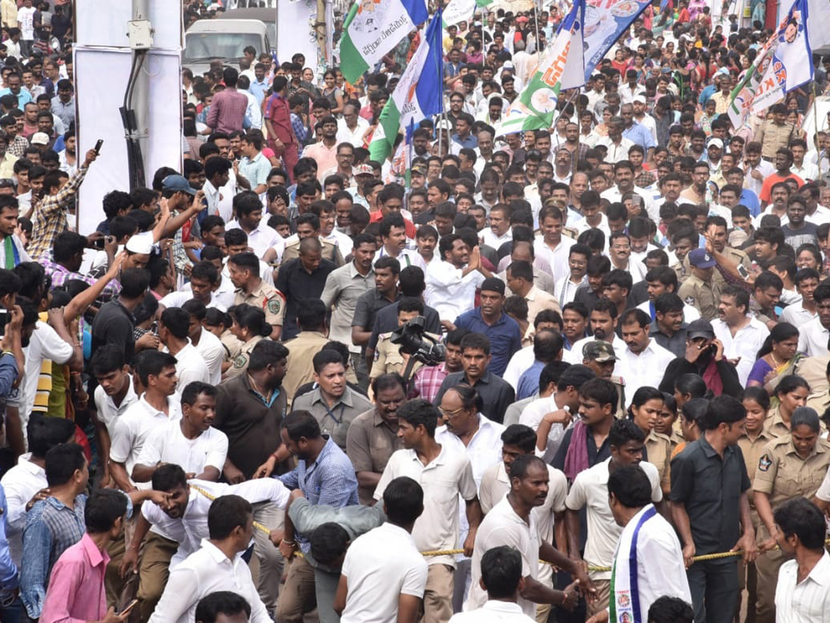 YS jagan padayatra in Visakhapatnam photo gallery  - Sakshi18