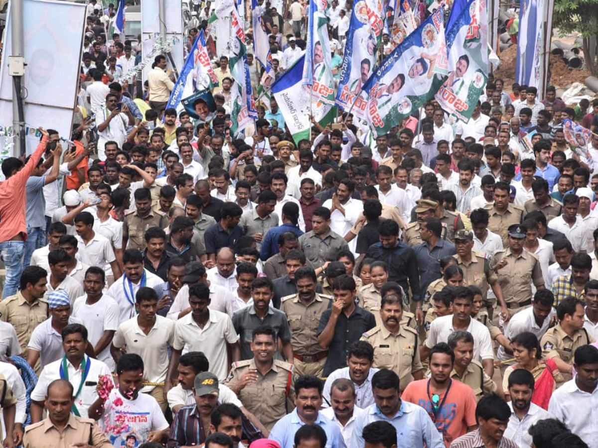 YS jagan padayatra in Visakhapatnam photo gallery  - Sakshi27