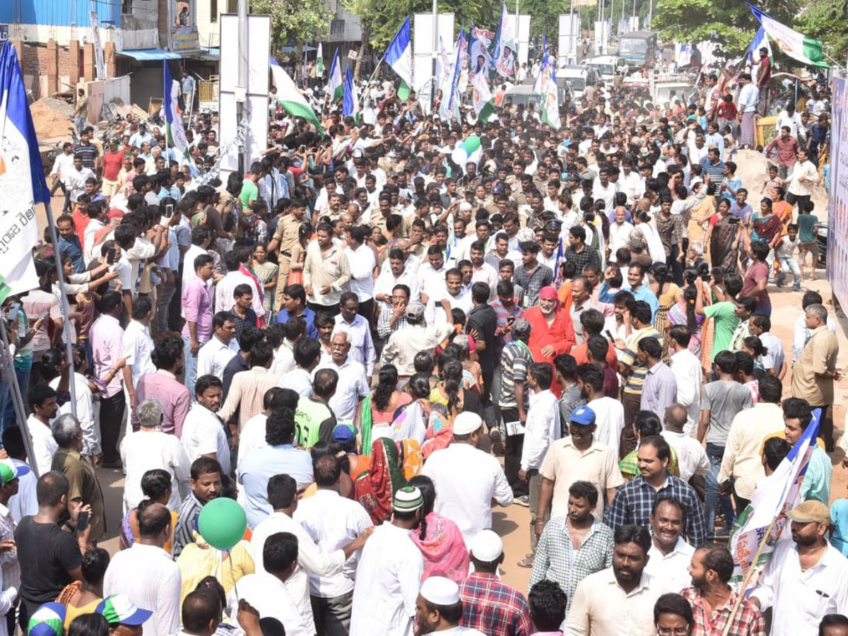 YS jagan padayatra in Visakhapatnam photo gallery  - Sakshi28