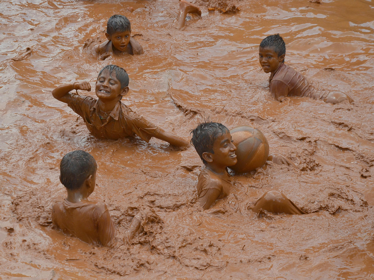 Boduppal hanumaan tepul vadha mud festival Photo Gallery - Sakshi6