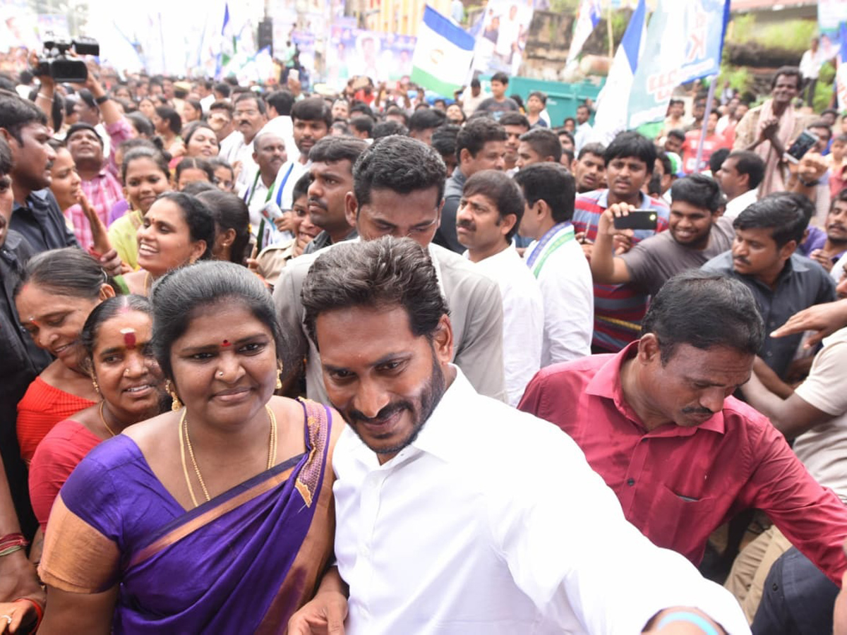 YS jagan padayatra in Visakhapatnam photo gallery  - Sakshi2