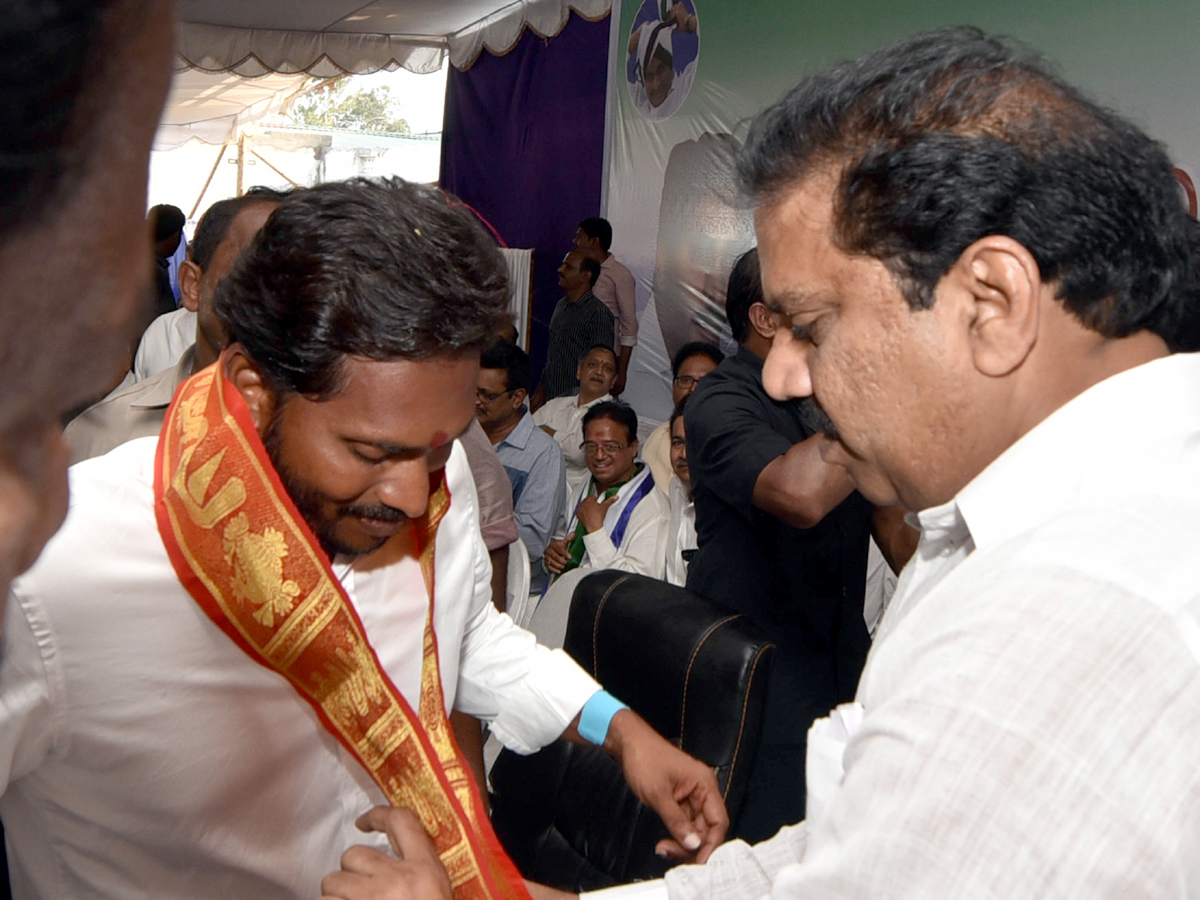 YS jagan padayatra in Visakhapatnam photo gallery  - Sakshi33