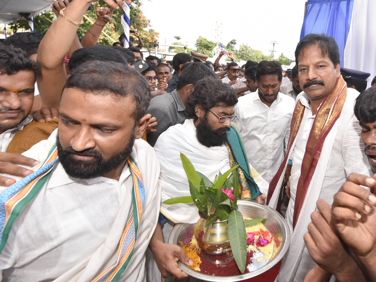 YS jagan padayatra in Visakhapatnam photo gallery  - Sakshi34