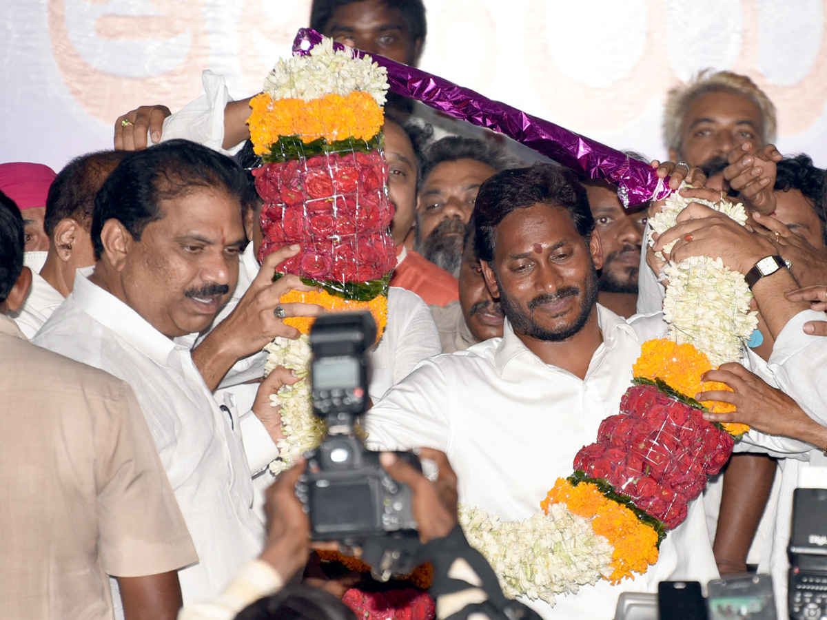 YS jagan padayatra in Visakhapatnam photo gallery  - Sakshi37