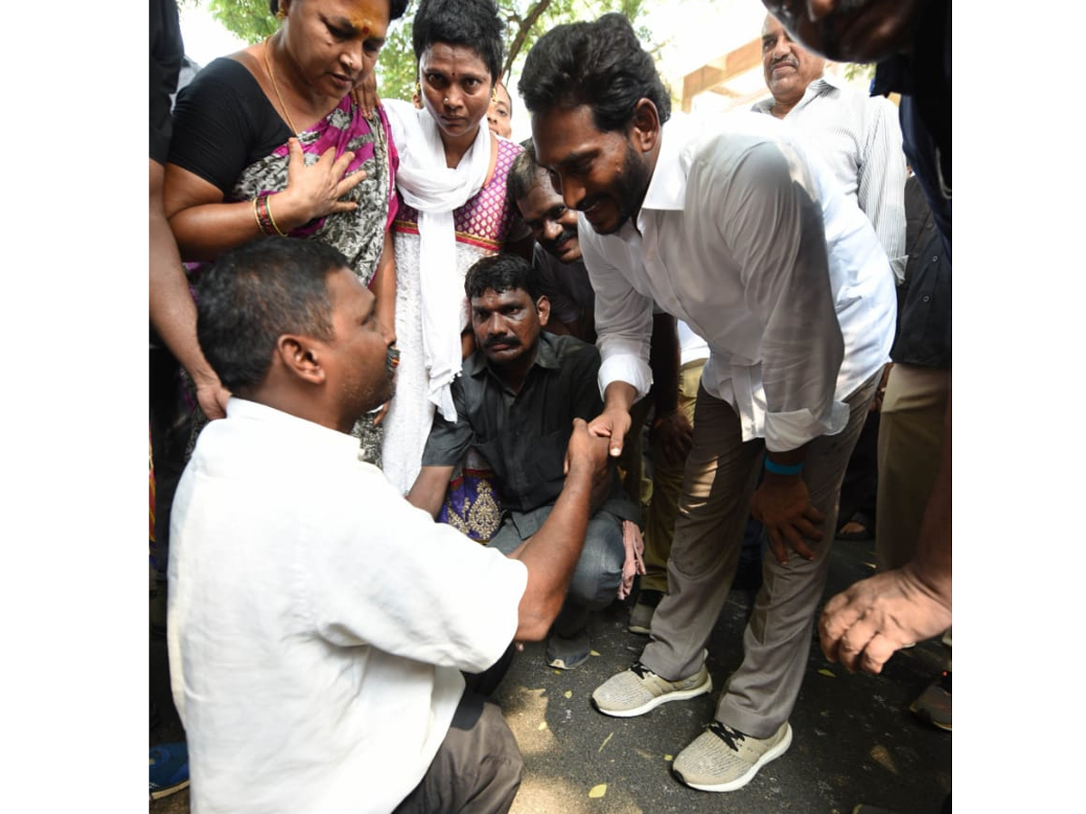 YS Jagan PrajaSankalpaYatra Day 261 Photo Gallery - Sakshi16