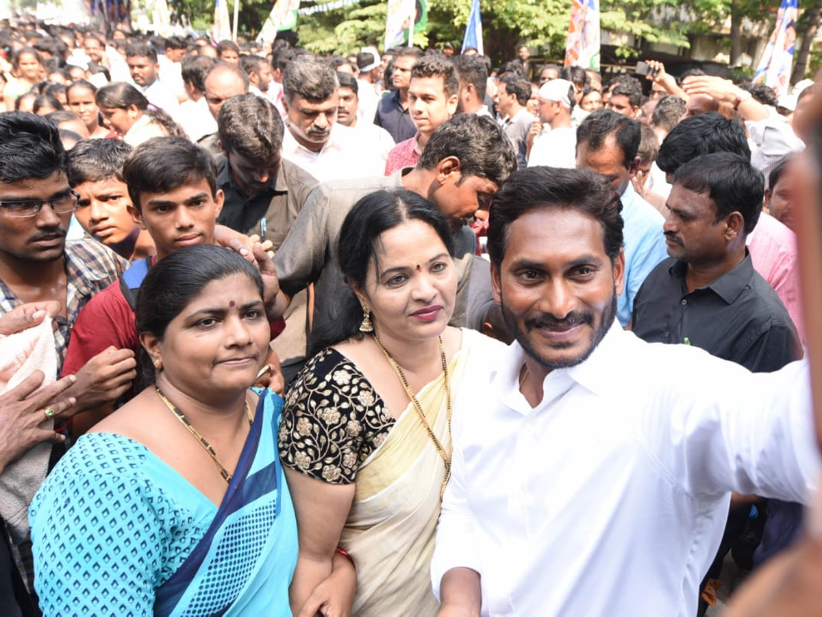 YS Jagan PrajaSankalpaYatra Day 261 Photo Gallery - Sakshi9