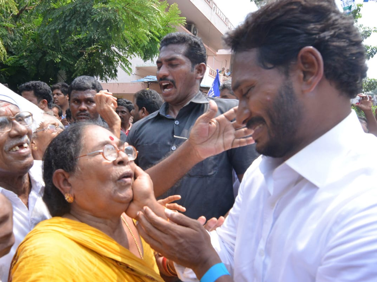 YS Jagan PrajaSankalpaYatra Day 261 Photo Gallery - Sakshi31