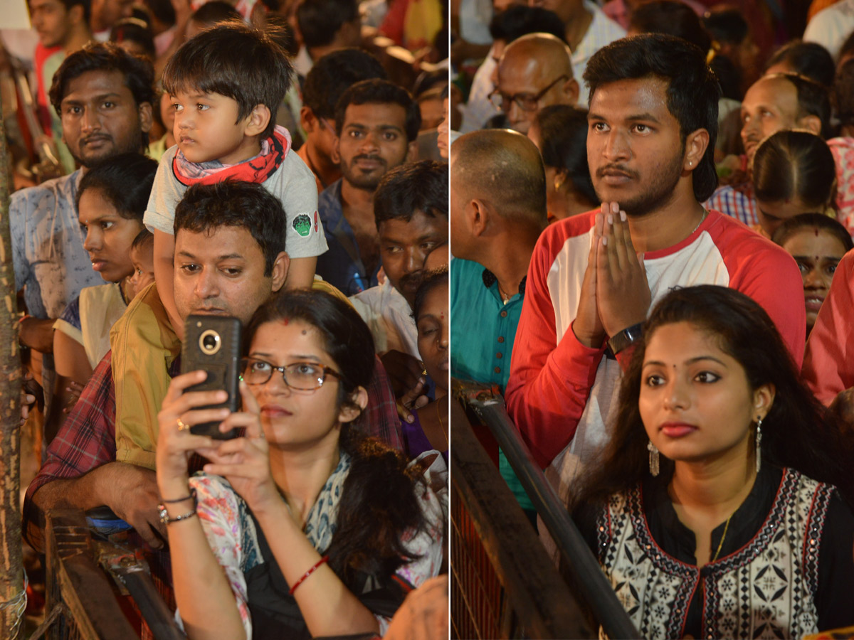 Devotees Crowd At Khairatabad Ganesh 2018 Photo Gallery - Sakshi15