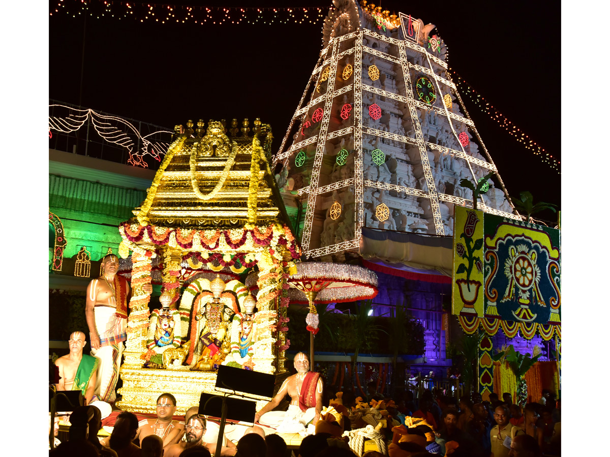 Sarvabhupala Vahana Seva in Tirumala Photo Gallery - Sakshi10