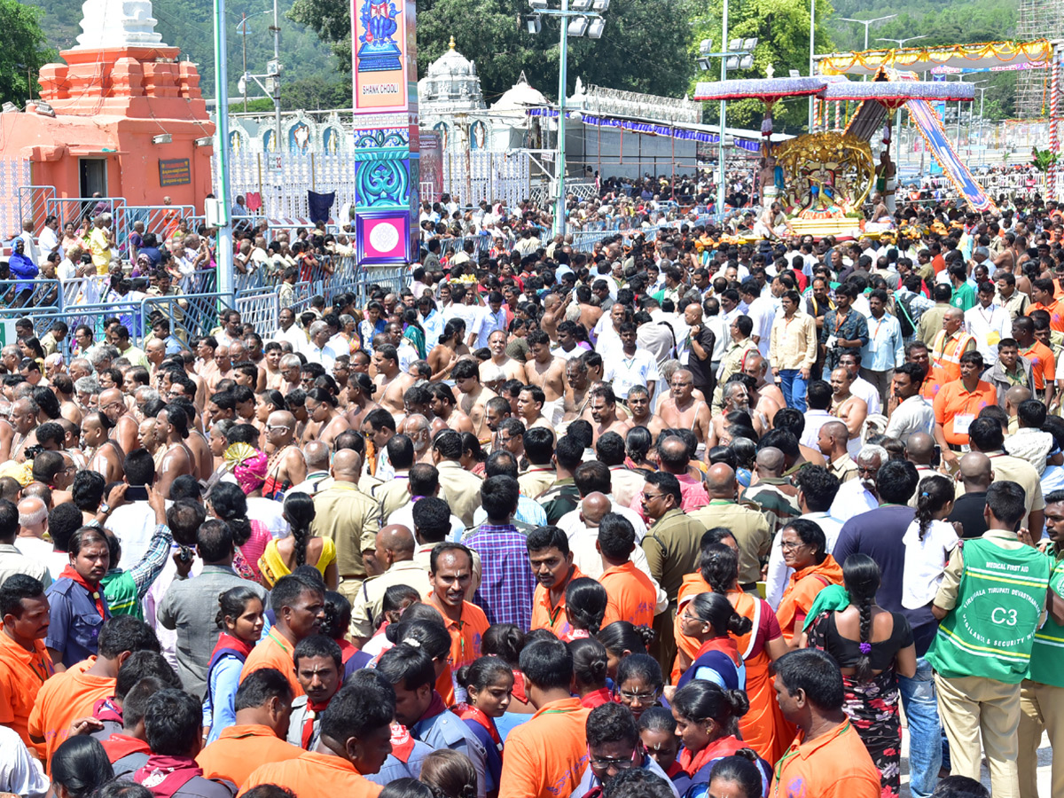 Sarvabhupala Vahana Seva in Tirumala Photo Gallery - Sakshi21