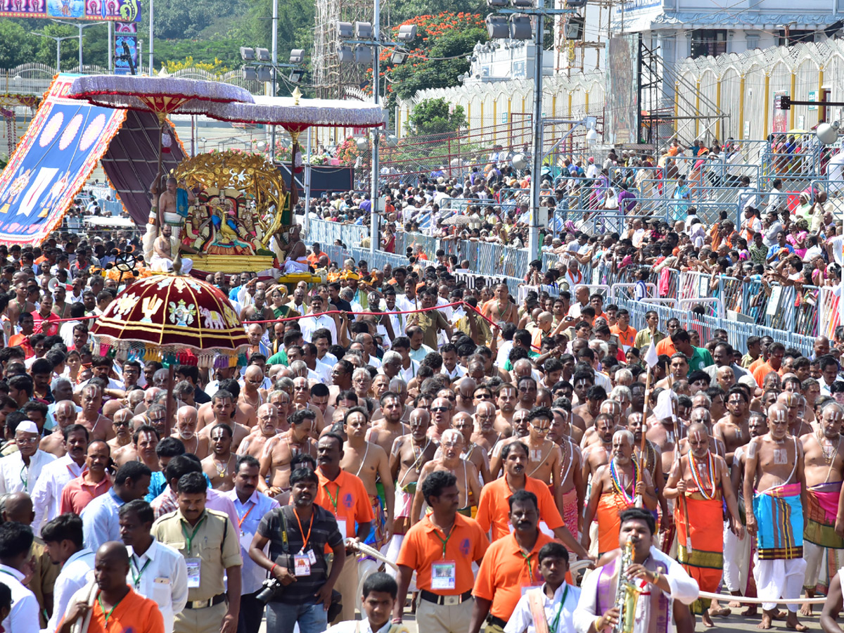 Sarvabhupala Vahana Seva in Tirumala Photo Gallery - Sakshi24