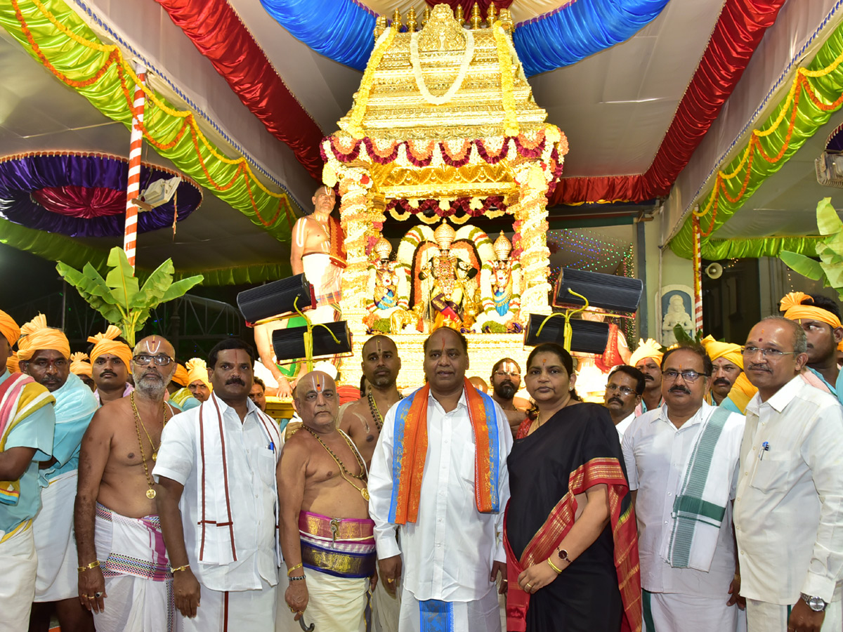 Sarvabhupala Vahana Seva in Tirumala Photo Gallery - Sakshi5