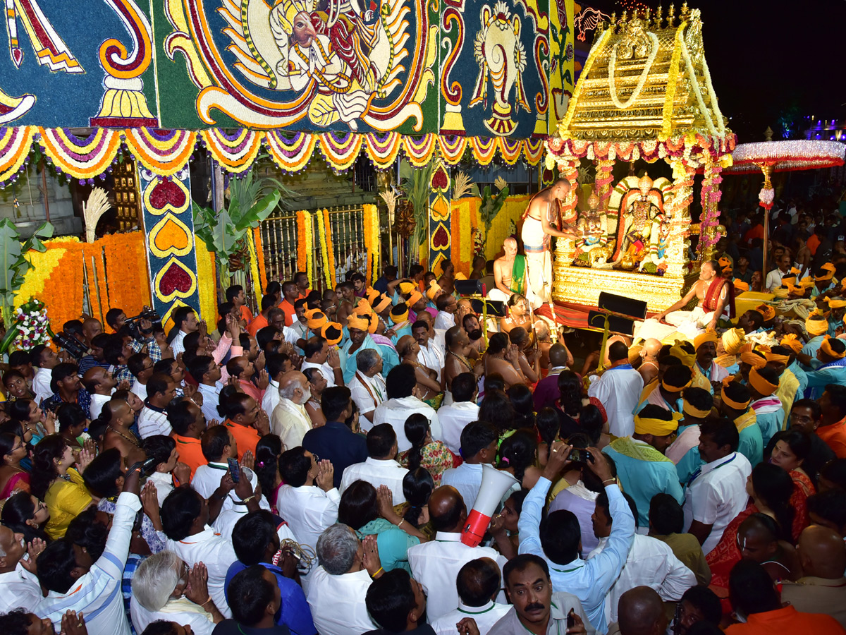 Sarvabhupala Vahana Seva in Tirumala Photo Gallery - Sakshi9