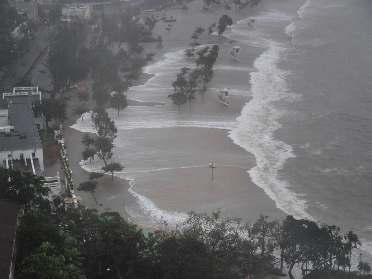 Typhoon Mangkhut hits China Photo Gallery - Sakshi1