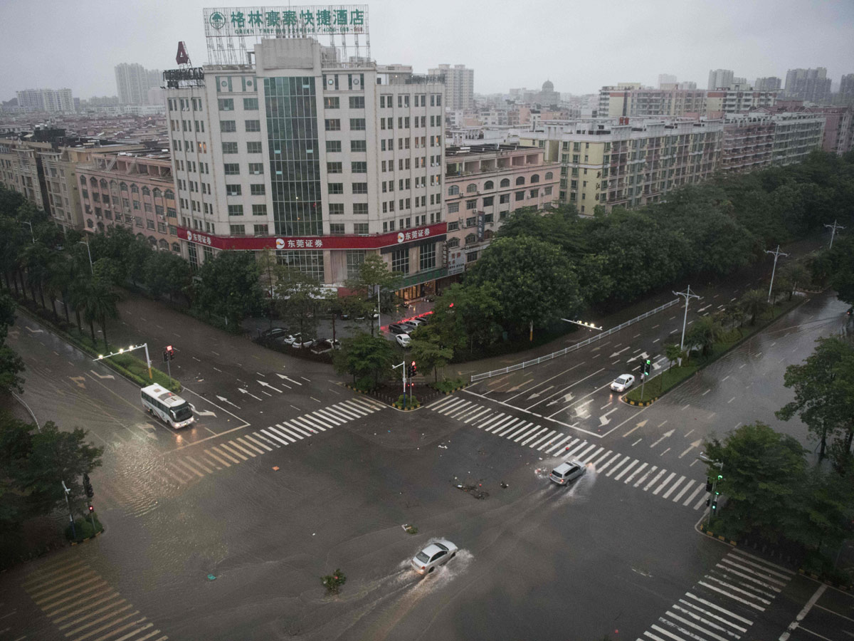 Typhoon Mangkhut hits China Photo Gallery - Sakshi15