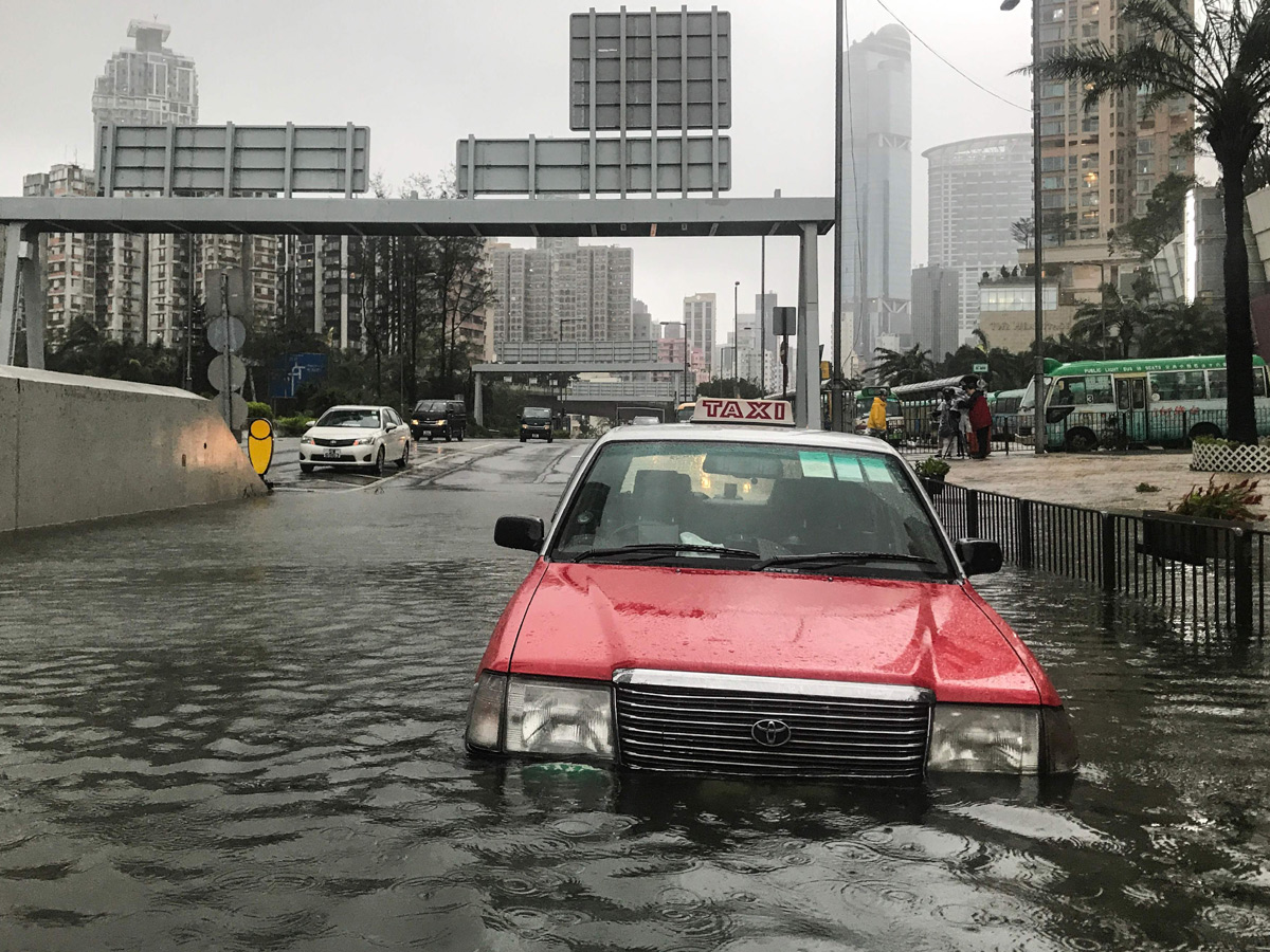 Typhoon Mangkhut hits China Photo Gallery - Sakshi2