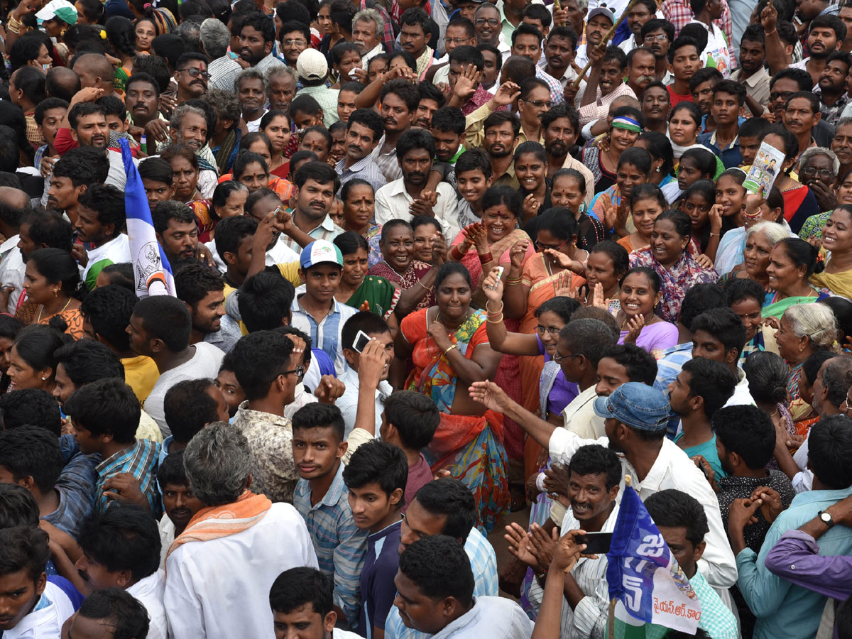 YS jagan padayatra at Visakhapatnam photo gallery - Sakshi6