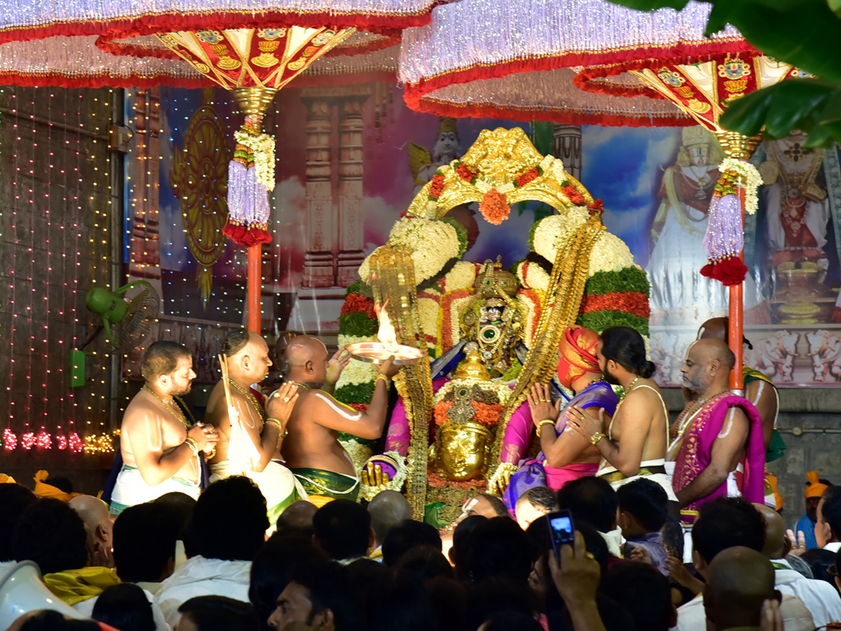 Srivari Garuda Vahana Seva in Tirumala Photo Gallery - Sakshi2