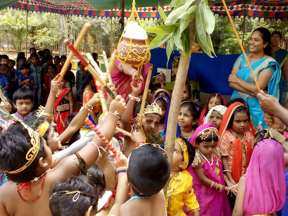 Happy Janmashtami 2018 Ap And Telangana Photo Gallery - Sakshi1