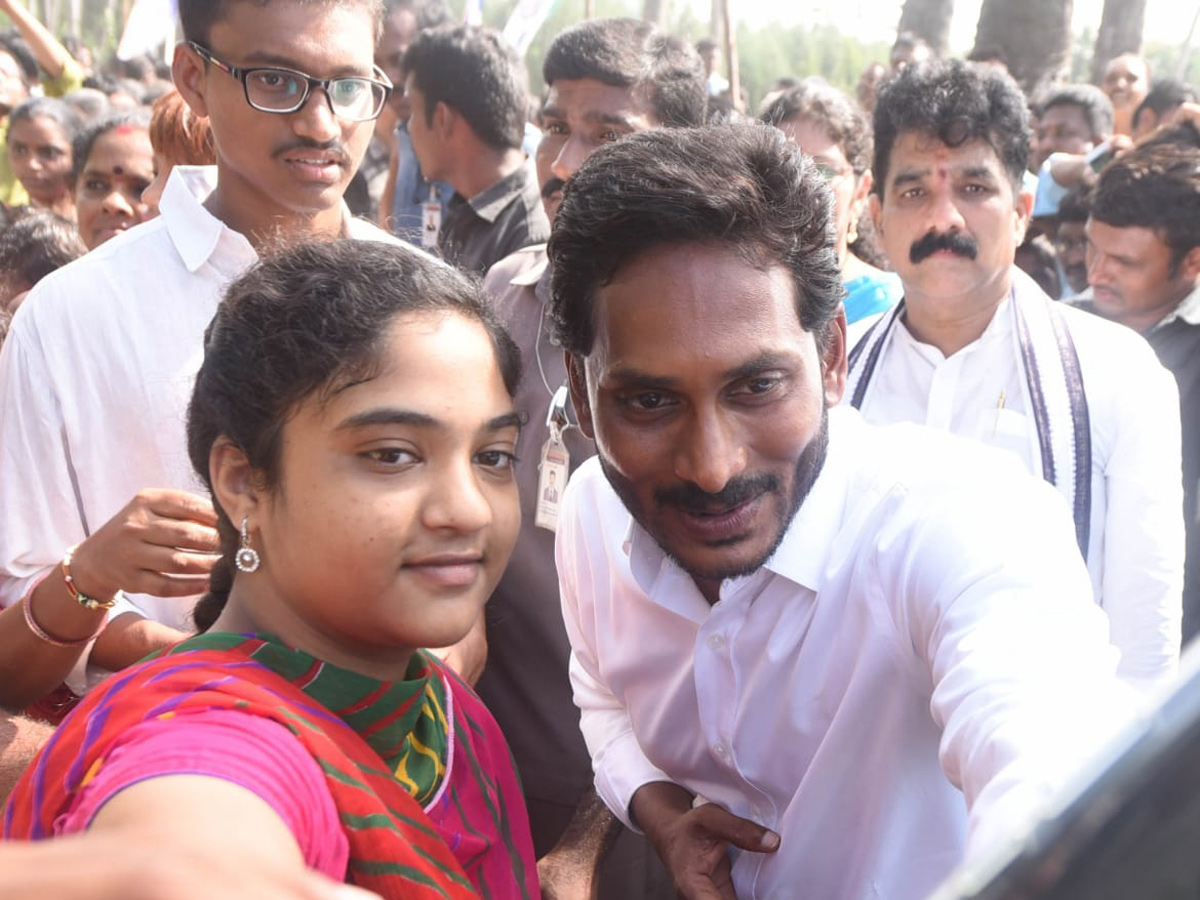 YS jagan padayatra photo gallery - Sakshi10