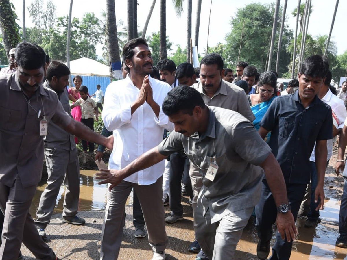 YS jagan padayatra photo gallery - Sakshi11