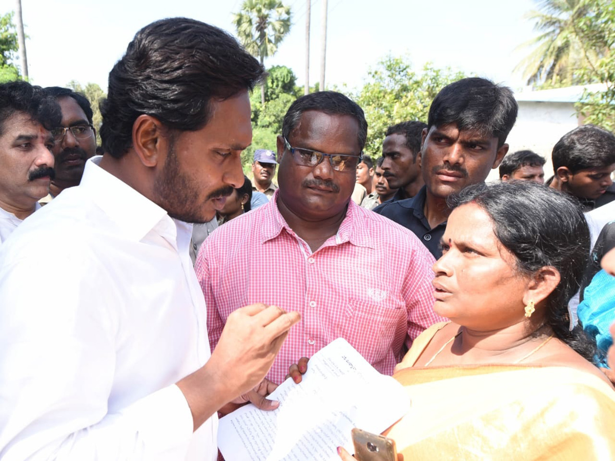 YS jagan padayatra photo gallery - Sakshi15