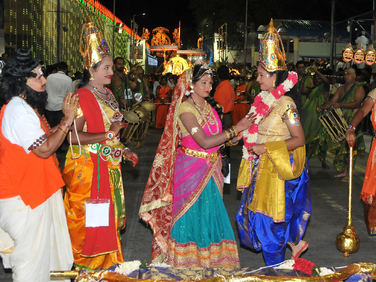 Srivari Brahmotsavam on Chandraprabha Vahanam Photo Gallery - Sakshi7