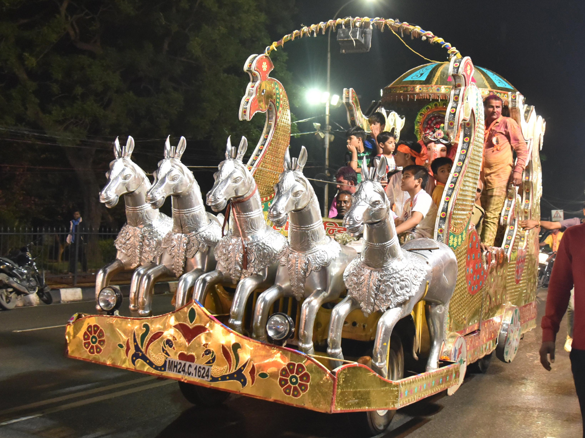 Ganesh Nimajjanam Celebrations in Hyderabad - Sakshi12