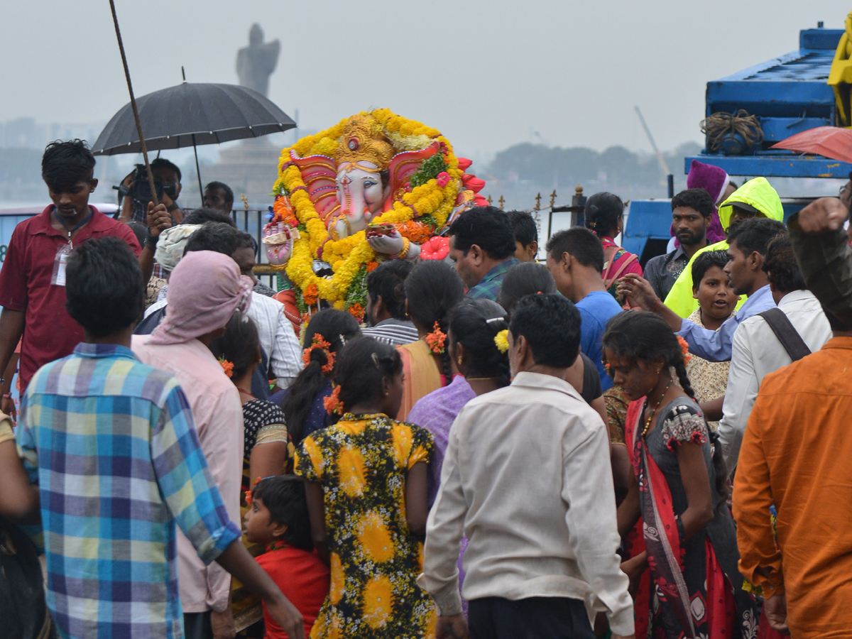 Ganesh Nimajjanam Celebrations in Hyderabad - Sakshi19