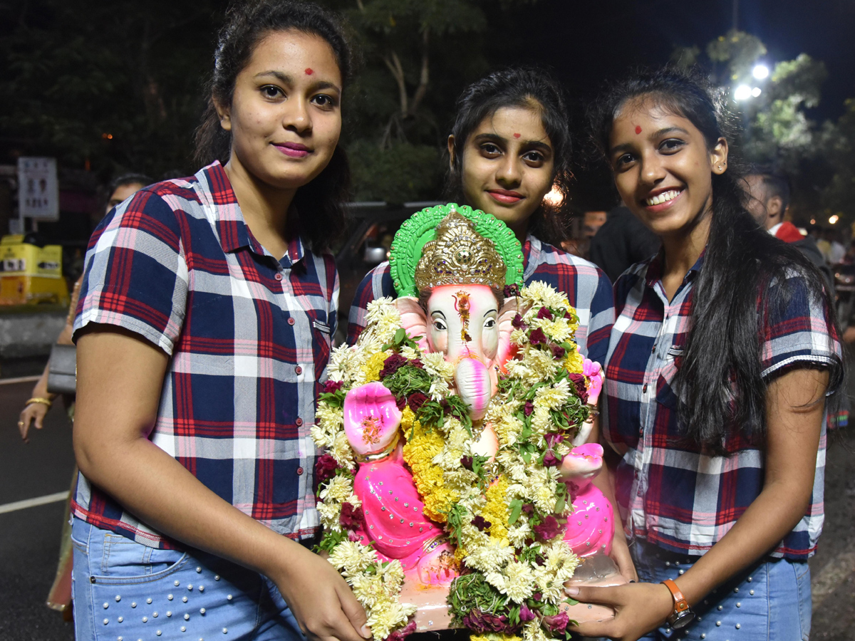 Ganesh Nimajjanam Celebrations in Hyderabad - Sakshi5