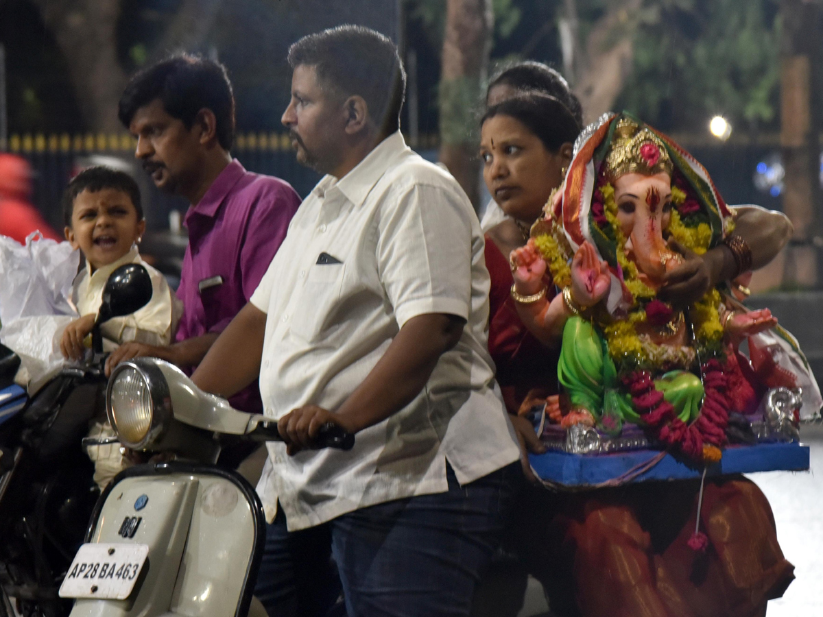 Ganesh Nimajjanam Celebrations in Hyderabad - Sakshi7