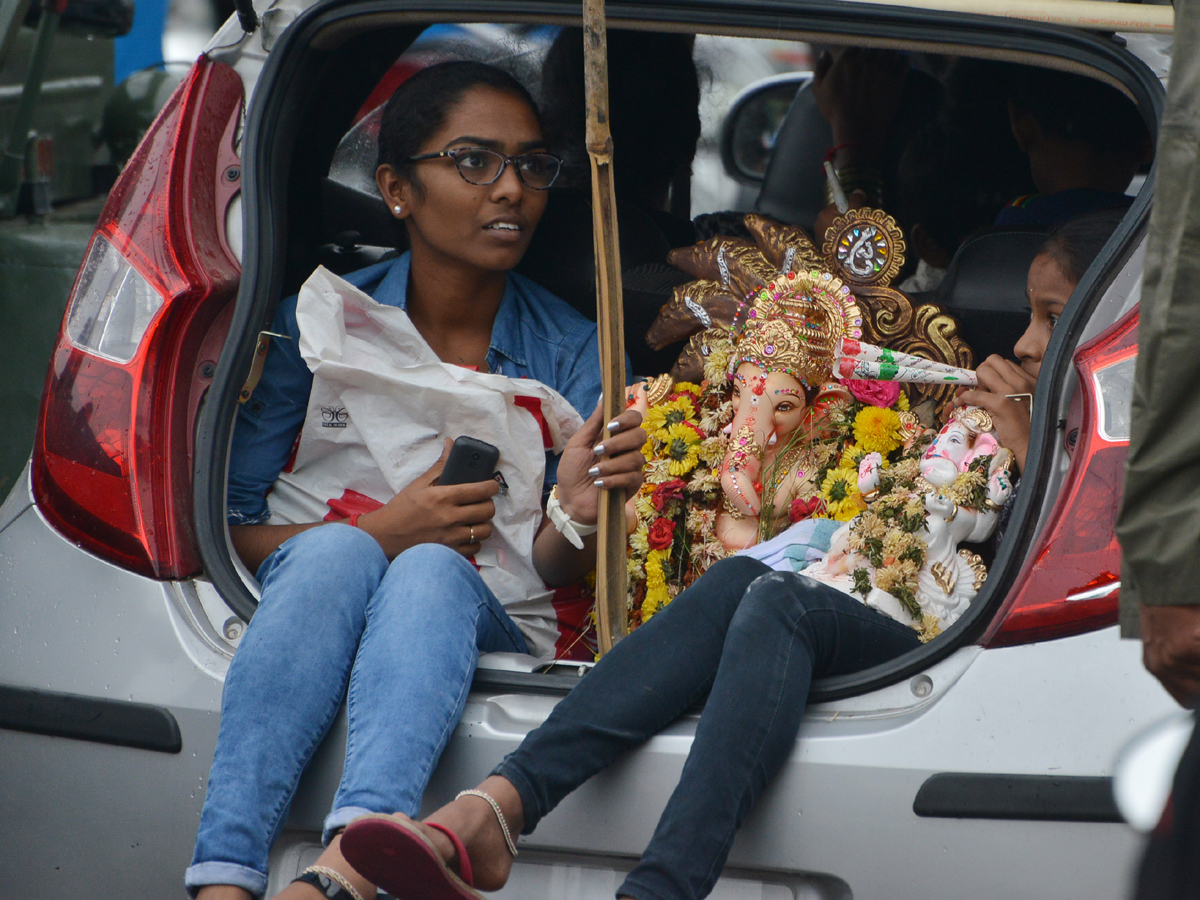 Ganesh Nimajjanam Celebrations in Hyderabad - Sakshi9