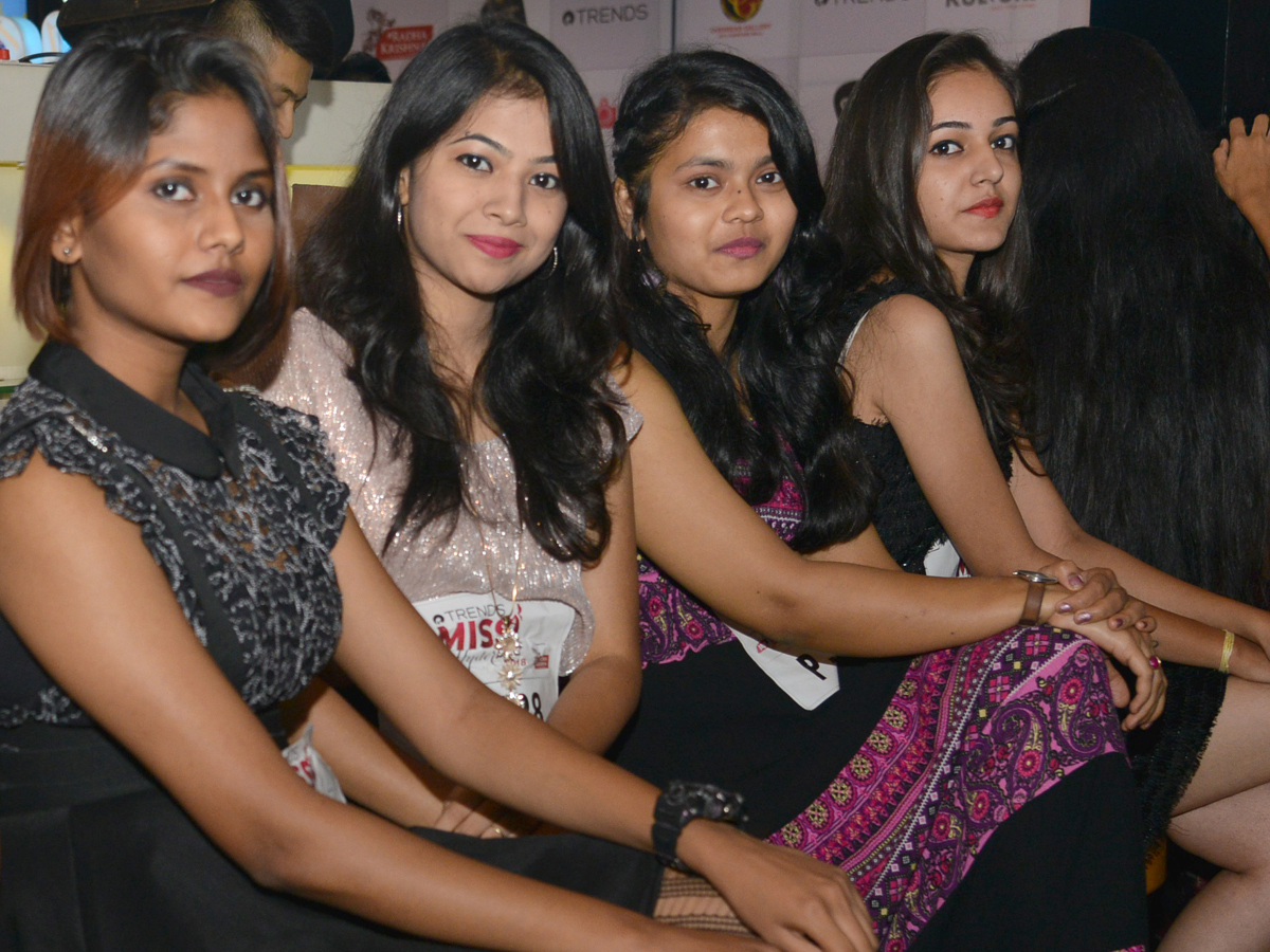 Trends Miss Hyderabad 2018 Auditions Photo Gallery - Sakshi7