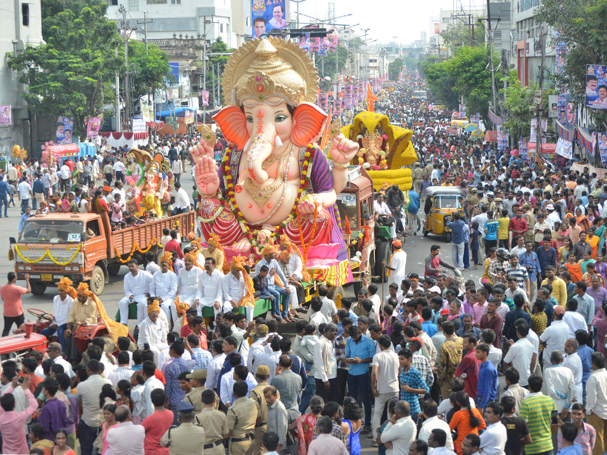 hyderabad ganesh shobha yatra 2018 - Sakshi38