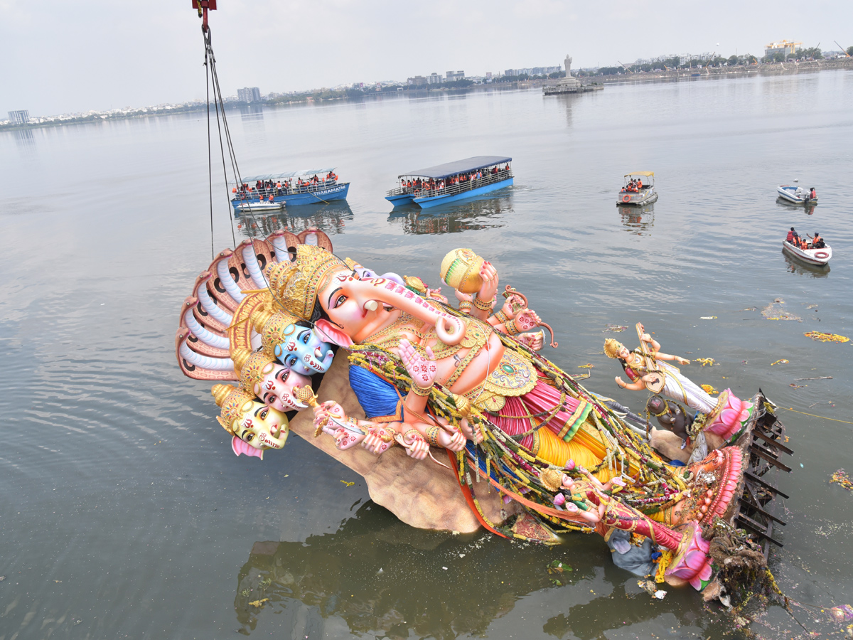 khairatabad ganesh immersion  - Sakshi4