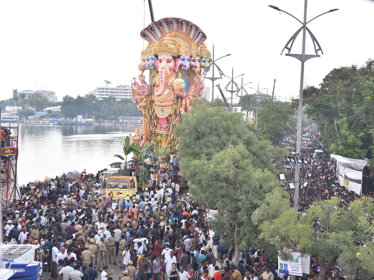 khairatabad ganesh immersion  - Sakshi11