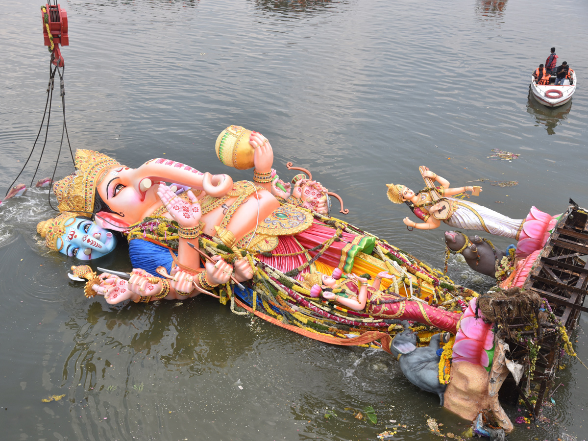 khairatabad ganesh immersion  - Sakshi1