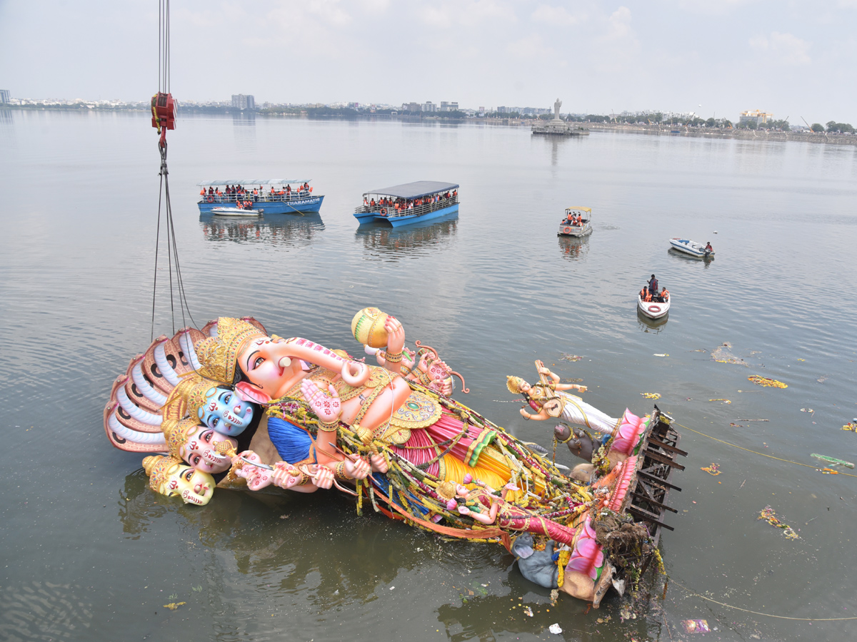 khairatabad ganesh immersion  - Sakshi2