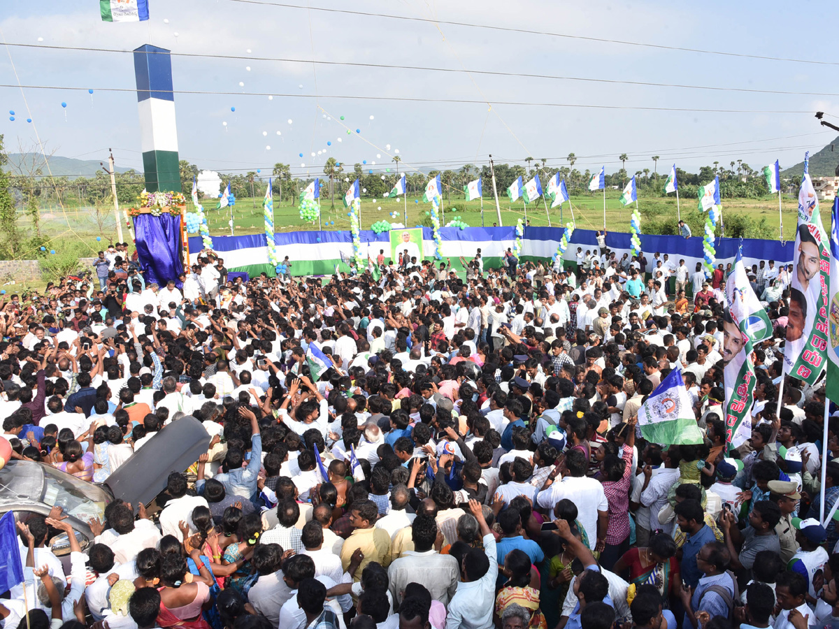 YS Jagan PrajaSankalpaYatra Completed 3000 KM Milestone Photo Gallery - Sakshi23