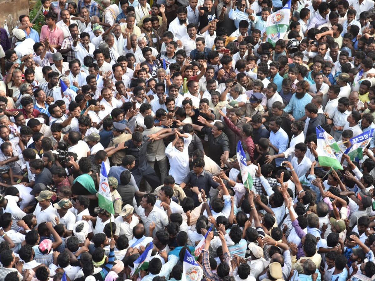 YS Jagan PrajaSankalpaYatra Completed 3000 KM Milestone Photo Gallery - Sakshi12