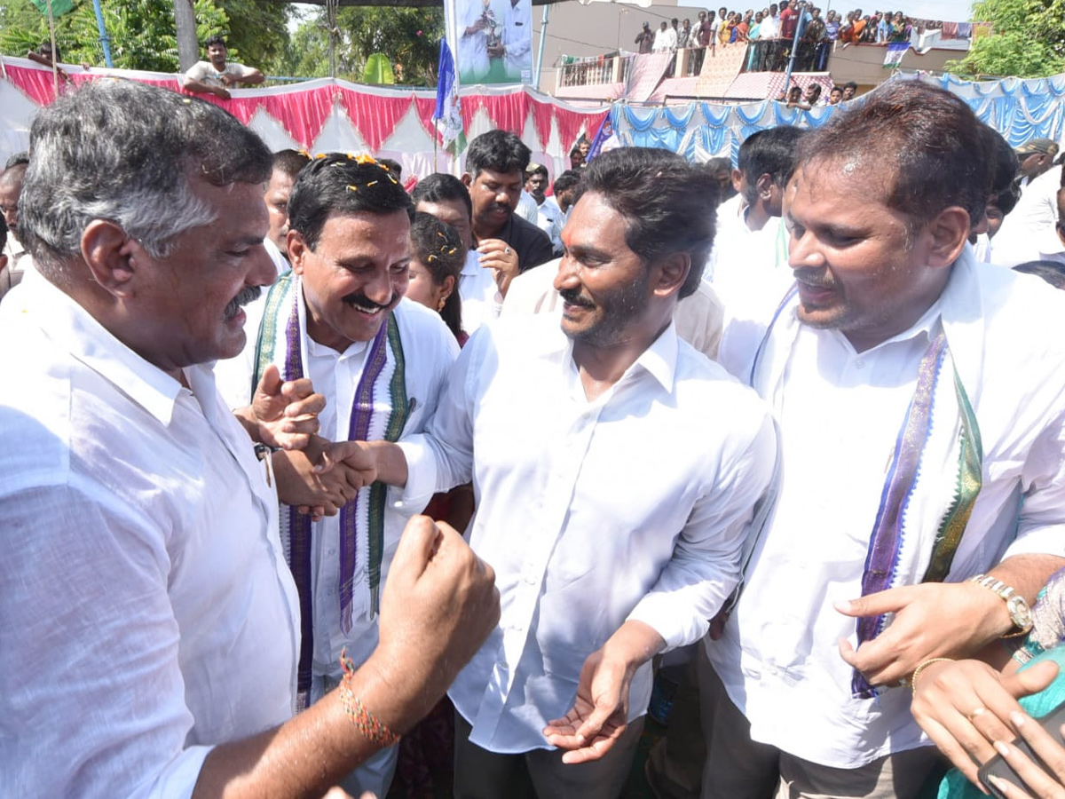 YS Jagan PrajaSankalpaYatra 269th Day Photo Gallery - Sakshi20